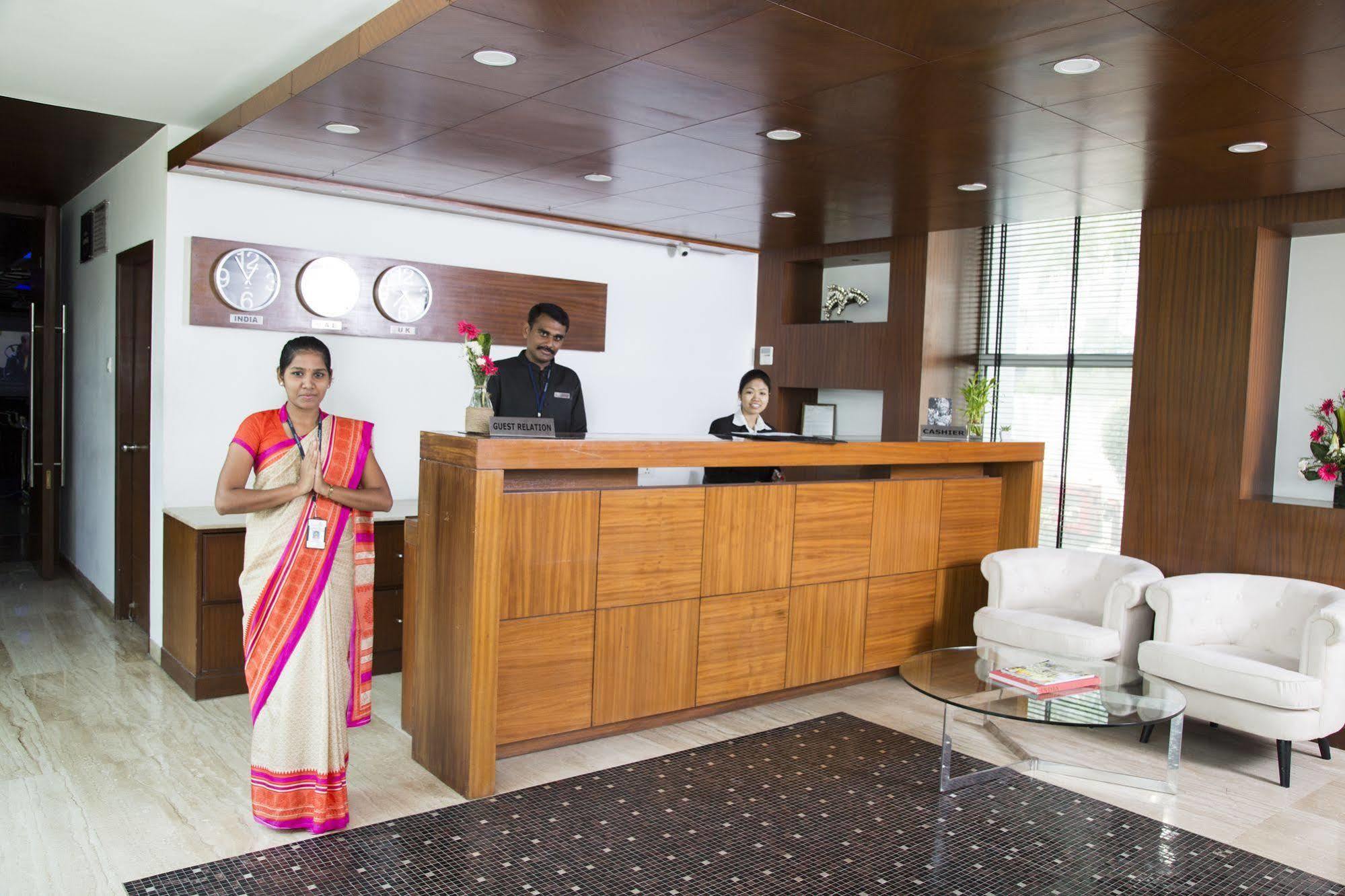 Hotel The Centre Point Chennai Zewnętrze zdjęcie